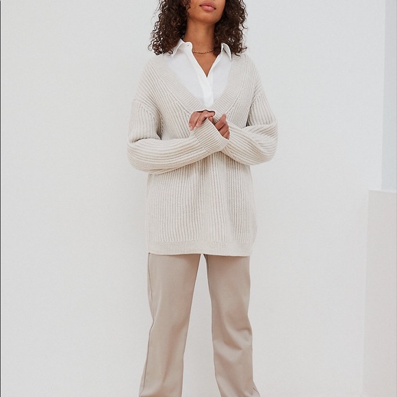 Aritzia sweater - Picture 1 of 3
